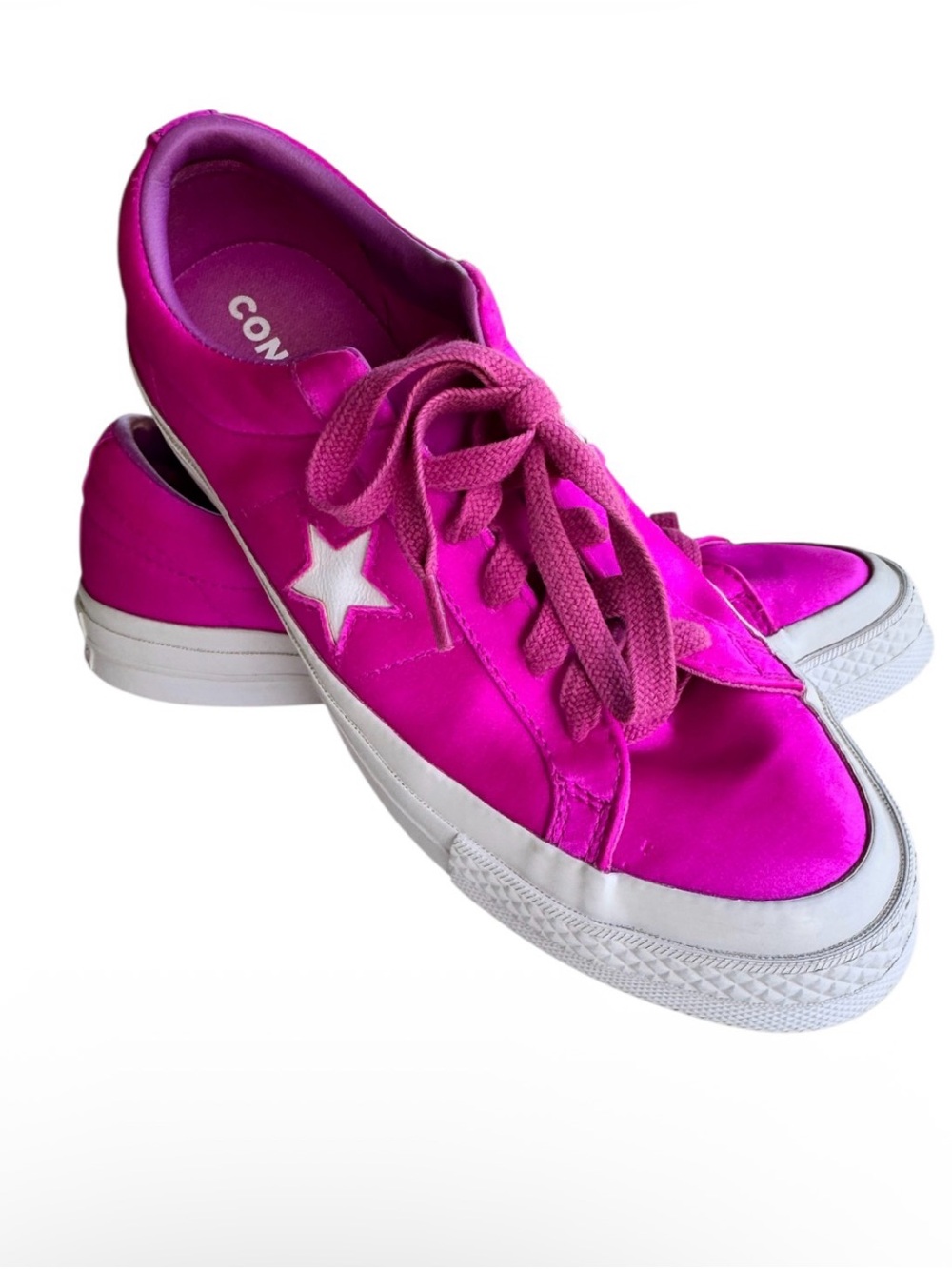 Converse low-top satin sneakers in fuchsia with white star